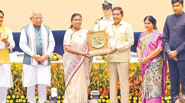 Swachh Survekshan Awards: రాష్ట్రానికి ఐదు స్వచ్ఛ సర్వేక్షణ్‌ అవార్డులు