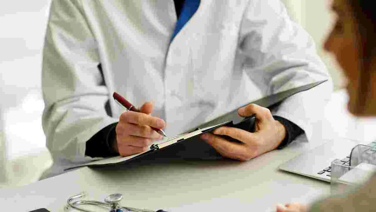 Health Tips: తేనె, అల్లం కలిపి తినడం వల్ల ఎన్ని లాభాలున్నాయో తెలుసా..