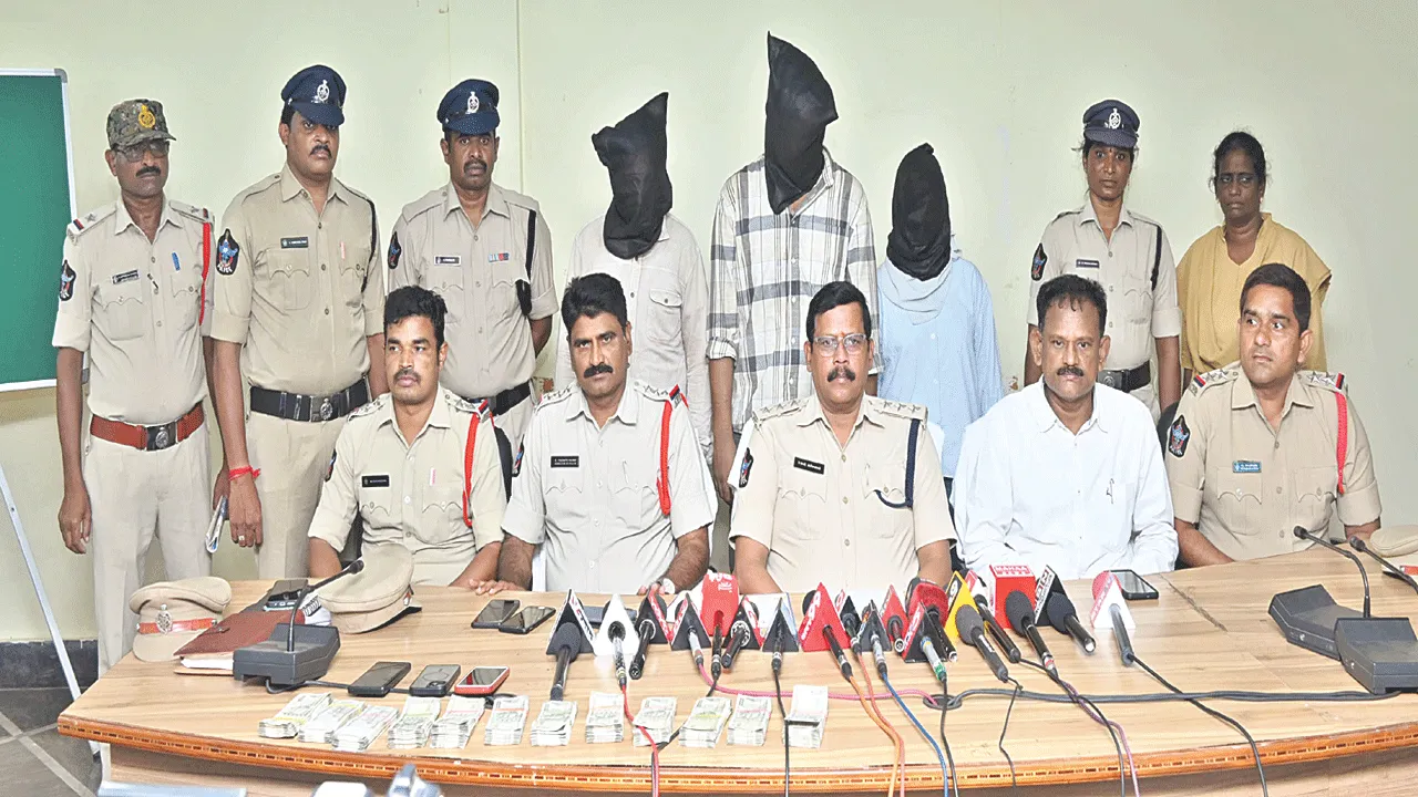 online scam: డాక్టర్‌కే మోసం