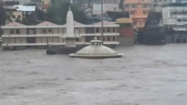 Maharashtra: నాసిక్‌లో గోదావరి ఉధృతి..మునిగిన ఆలయాలు