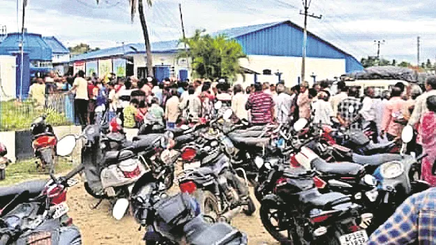 ఫ్యాక్టరీలన్నీ తెరిస్తేనే మామిడి రైతులకు ప్రయోజనం