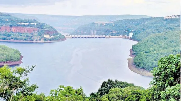 Srisailam Reservoir: శ్రీశైలంలోకి భారీ వరద