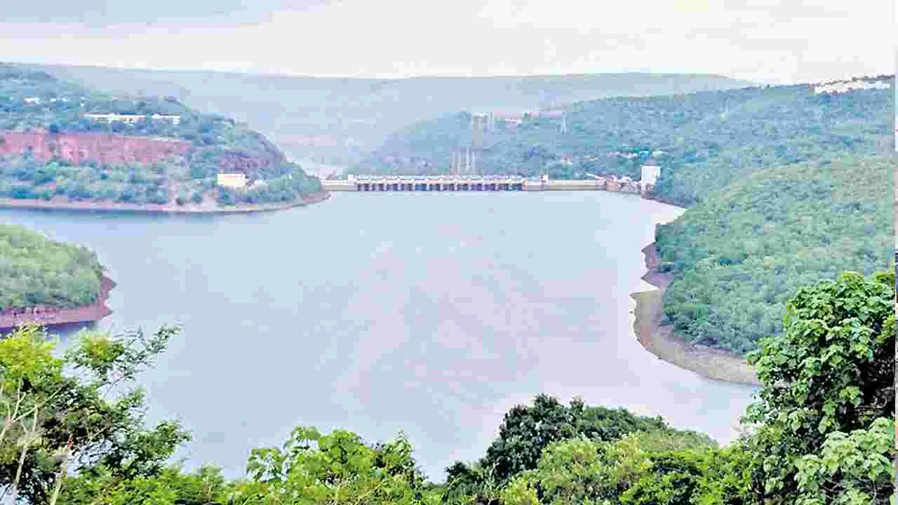 Srisailam Reservoir: శ్రీశైలంలోకి భారీ వరద