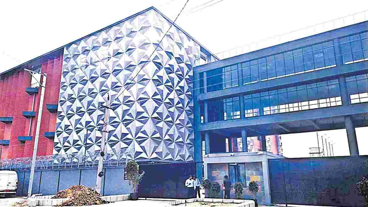 Employment Opportunities: 3న మలబార్‌ గోల్డ్‌ పరిశ్రమ ప్రారంభం