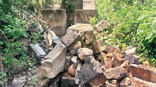  Will It Ever Be Closed?  ఏడాదైనా.. పూడ్చరా?