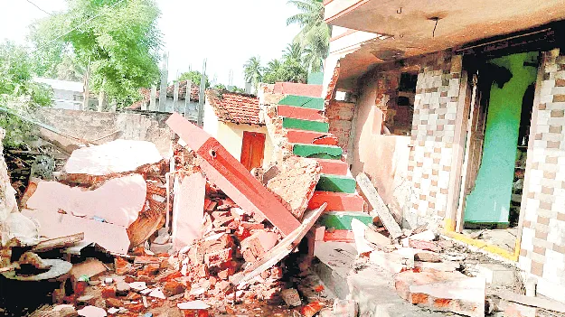 పేలిన గ్యాస్‌ సిలెండర్‌