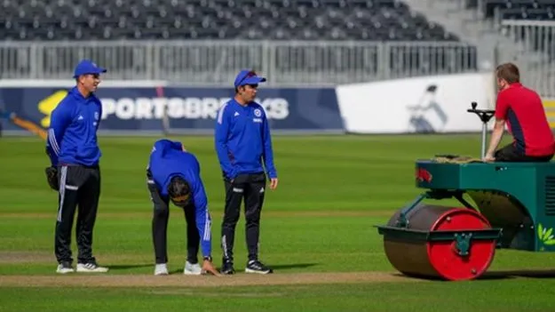 Gautam Gambhir: మాకు నువ్వేం చెప్పనక్కర్లేదు.. పిచ్ క్యూరేటర్తో గంభీర్ వాగ్వాదం..