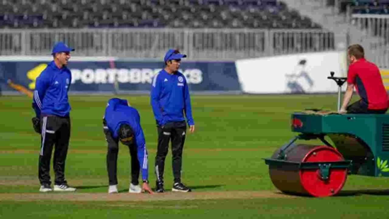 Gautam Gambhir: మాకు నువ్వేం చెప్పనక్కర్లేదు.. పిచ్ క్యూరేటర్‌తో గంభీర్ వాగ్వాదం..