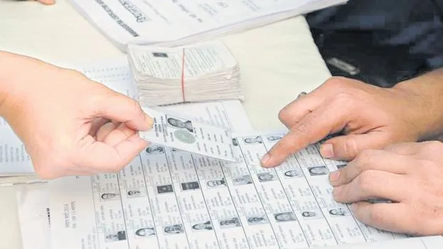 Election Commission: ఓటర్ల జాబితాల తనిఖీ ఇక దేశమంతటా