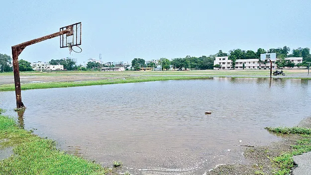 Play grounds: చెరువులు కాదు.. మైదానాలే!