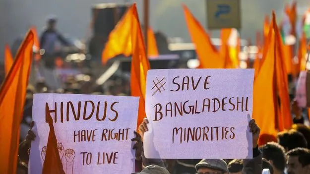 Violence On Hindus: హిందూ వ్యాపారిని కొట్టి చంపి శవంపై చిందులు
