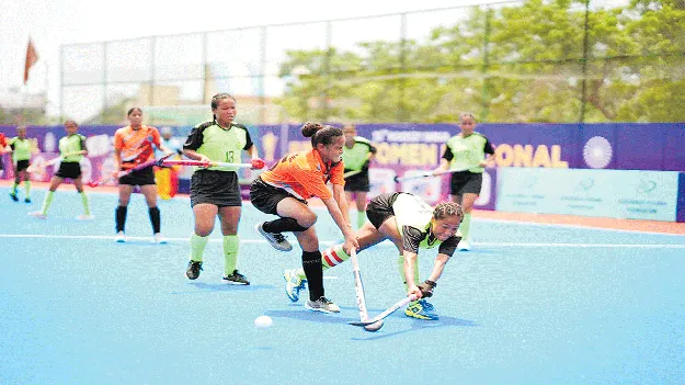 కాకినాడలో మూడో రోజు జాతీయ మహిళా జూనియర్‌ హాకీ పోటీలు