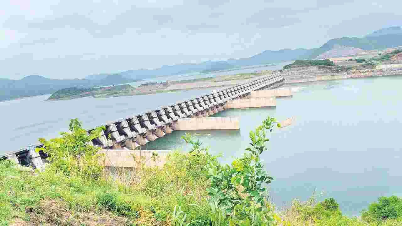 Polavaram Project: పోలవరం చకచకా