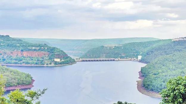  Srisailam: శీశైలం జలాశయానికి భారీగా వరద 