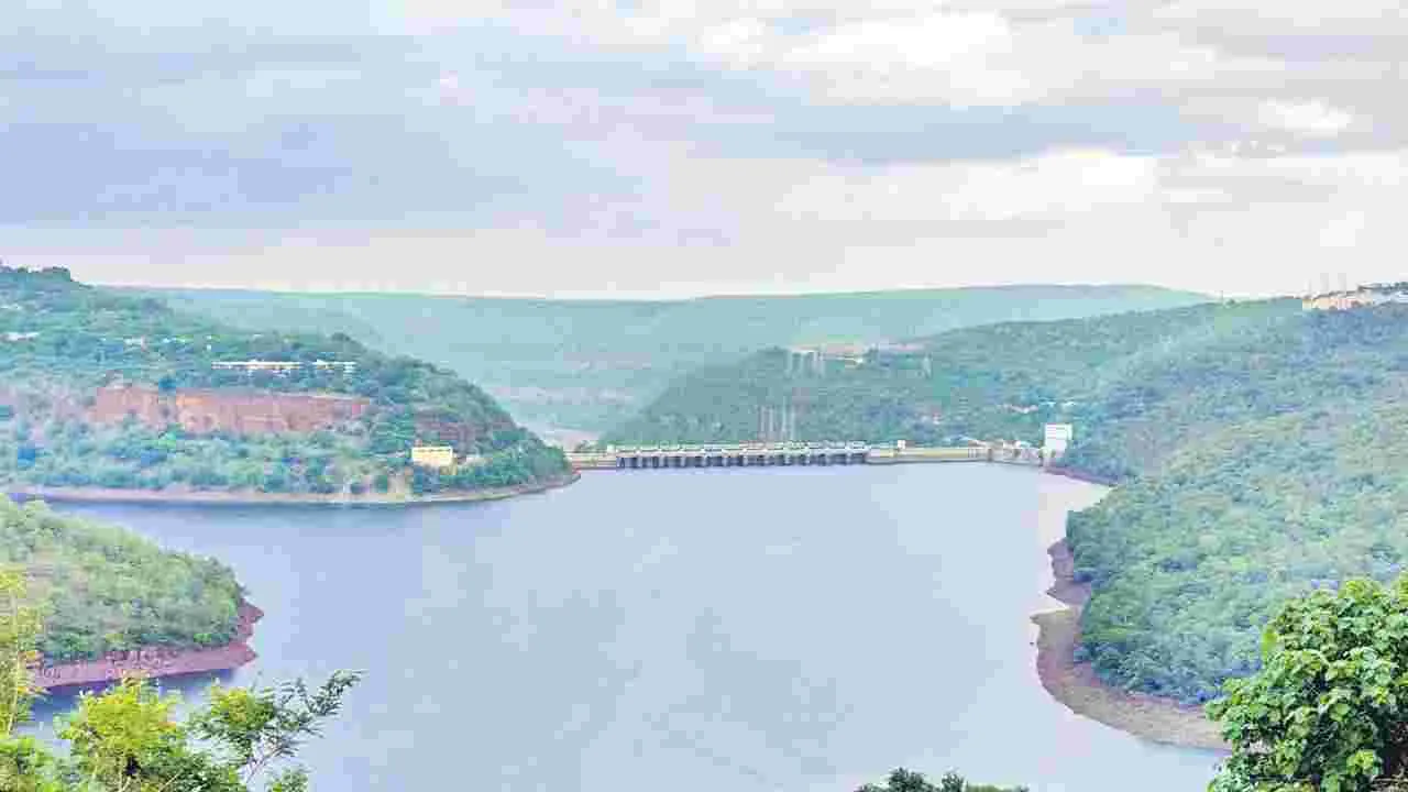  Srisailam: శీశైలం జలాశయానికి భారీగా వరద 