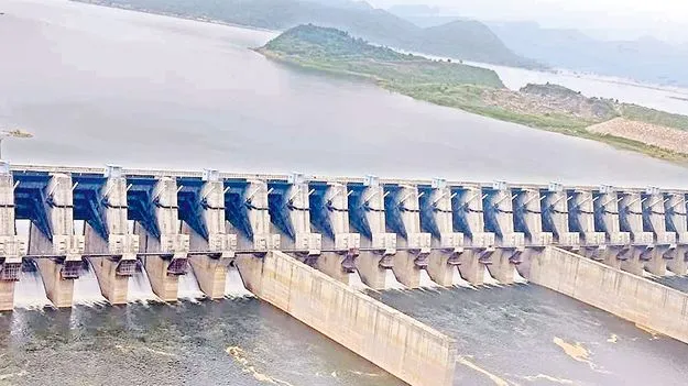 Godavari Flood: పెరుగుతున్న గోదావరి నీటిమట్టం