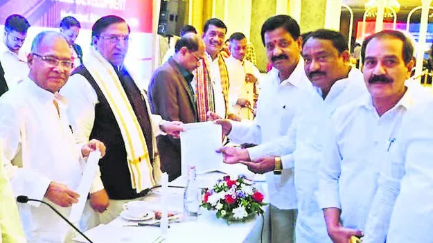 ప్రభుత్వ రంగ సంస్థలను కాపాడుకోవాలి 