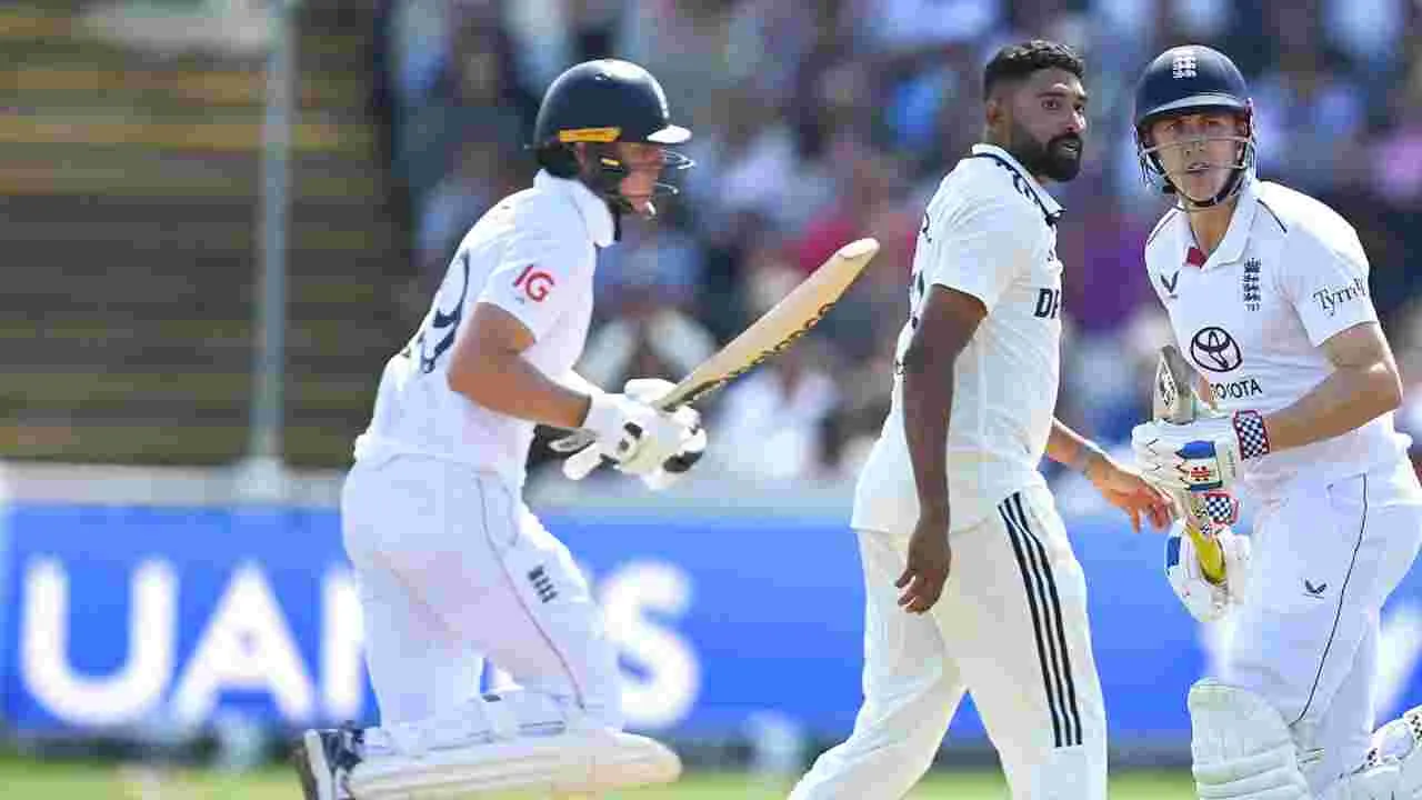 Ind vs Eng: విజయానికి 4 వికెట్ల దూరంలో భారత్.. చెలరేగుతున్న ఆకాష్ దీప్..