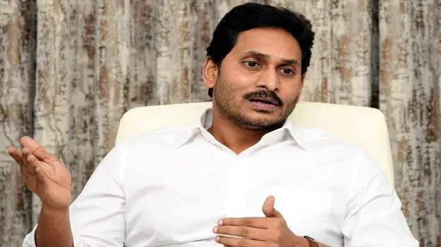 సమస్యలపై గొంతెత్తితే...దృష్టి మళ్లించే ప్రయత్నం దుర్మార్గం: జగన్