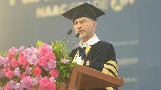 S Jaishankar: భారత్ ఎప్పటికీ అణ్వాయుధ బ్లాక్మెయిల్కు లొంగదు