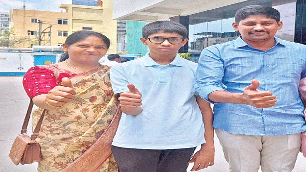 Shined in JEE జేఈఈలో మెరిశారు