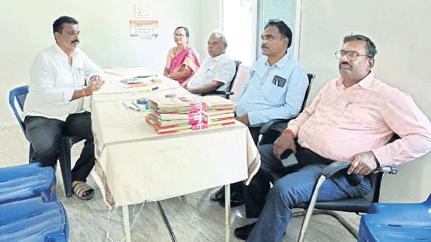 తొలిరోజు నామినేషన్‌లు నిల్‌