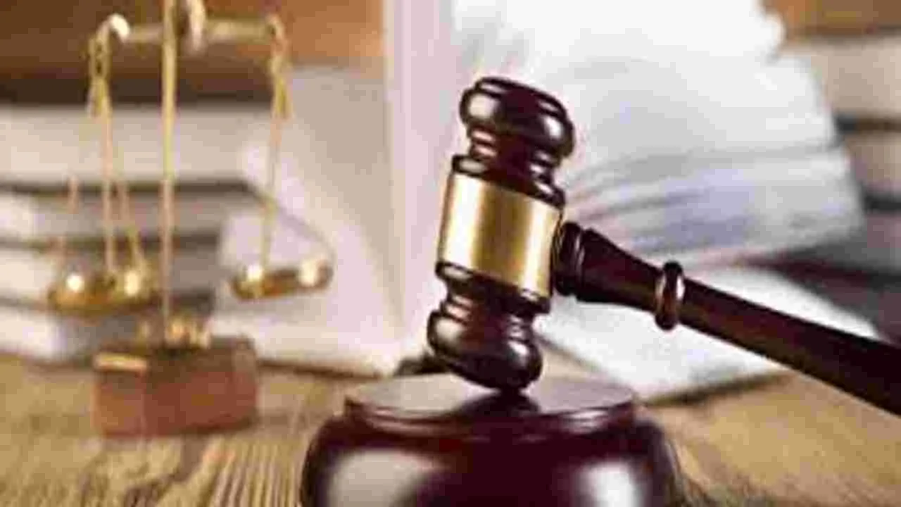 Vishakhapatnam: కలెక్టర్‌ కారు, కుర్చీ, కంప్యూటర్‌ అటాచ్‌