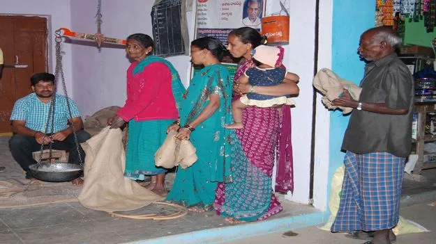 నెలంతా రేషన్‌  పంపిణీ