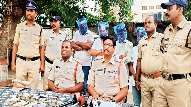    బెట్టింగ్‌ రాయుళ్లు అరెస్టు