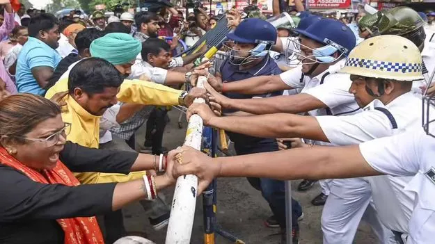 Kolkata Law College Incident: కోల్కతా లా కాలేజీ ఘటనపై దర్యాప్తునకు సిట్ ఏర్పాటు