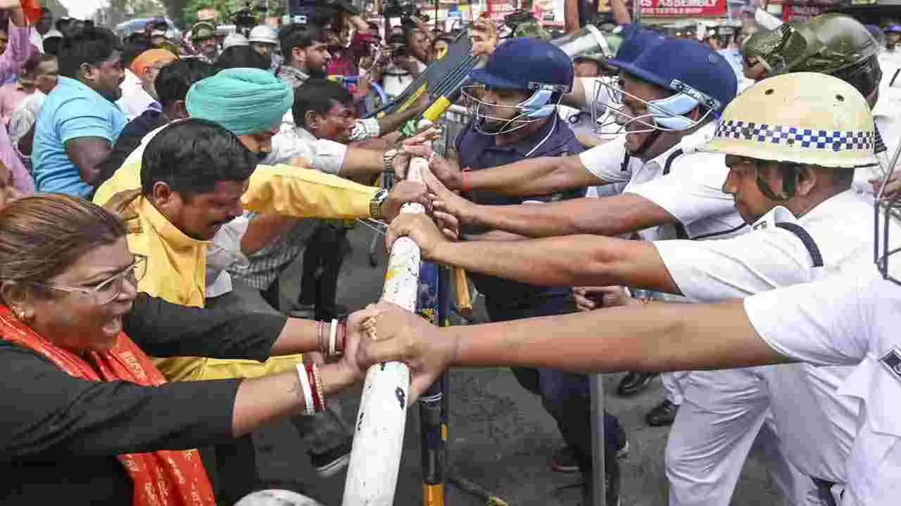 Kolkata Law College Incident: కోల్‌కతా లా కాలేజీ ఘటనపై దర్యాప్తునకు సిట్ ఏర్పాటు