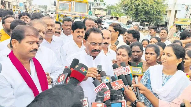  కార్యకర్తల జోలికి వస్తే సహించేది లేదు 