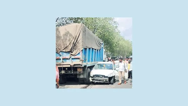 భారీ వాహనాల బీభత్సం