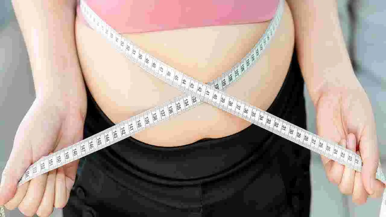 Health Tips: ఉదయాన్నే గోరు వెచ్చని నీటిలో నిమ్మరసం కలిపి తాగితే.. ఏమవుతుందో తెలుసా..