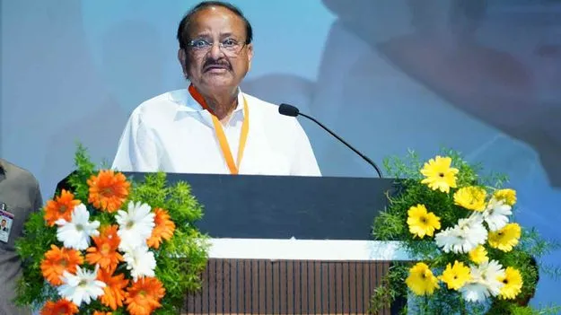 Venkaiah Naidu: కొన్ని అగ్ర దేశాల బెదిరింపులకు మనం భయపడేది లేదు:వెంకయ్య నాయుడు