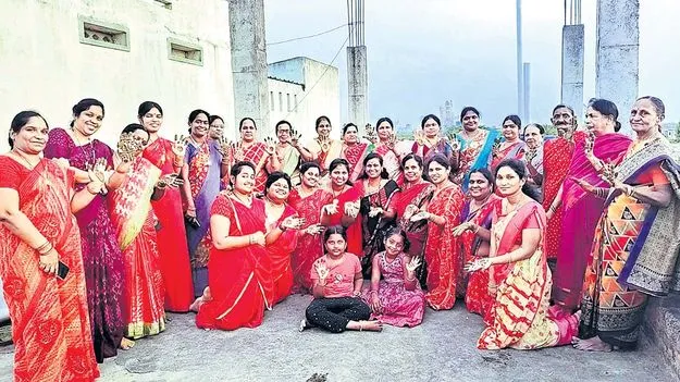 ఘనంగా గోరింటాకు పండుగ