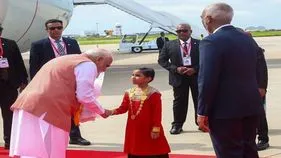 Modi in Maldives: మాల్దీవులకు చేరుకున్న ప్రధాని మోదీ.. ఘన స్వాగతం పలికిన అధ్యక్షుడు