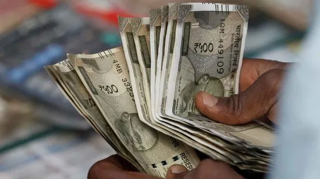 Lending Money Wisely: వీళ్లకు డబ్బు అప్పుగా ఇచ్చారో.. నష్టం తప్పదు!