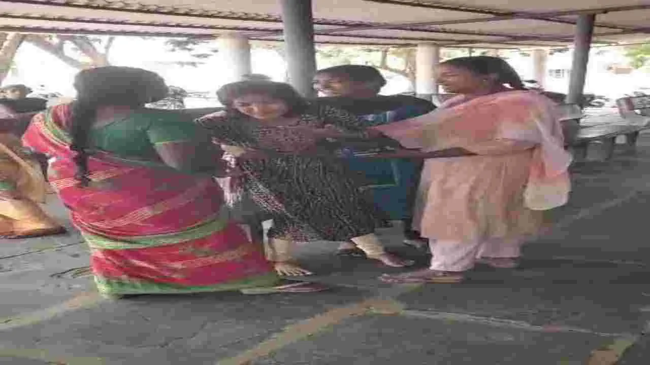 రవిశంకర్‌ ఎక్కడ?