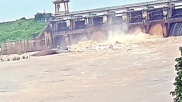  Thotapalli తోటపల్లికి స్వల్ప వరద 