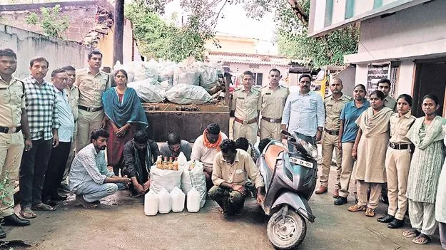 నకిలీ మద్యం కేసులో మరో ఏడుగురు అరెస్ట్‌