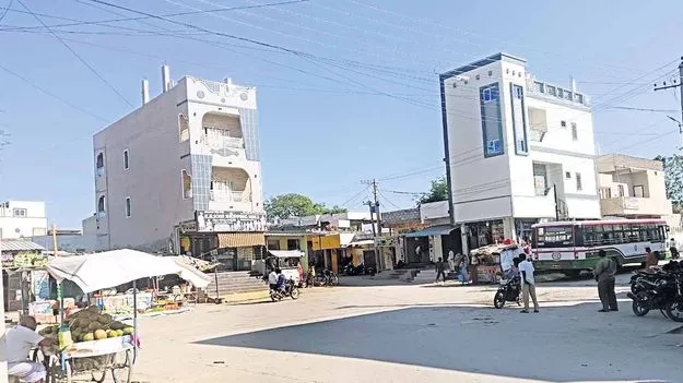 బస్టాండ్‌ లేక అవస్థలు 