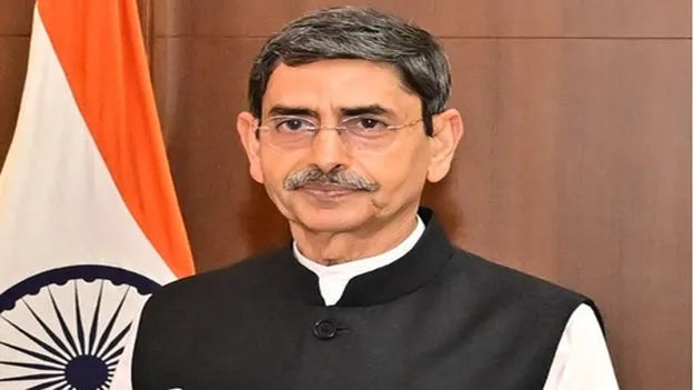 Governor: పేద మహిళకు గవర్నర్‌ కానుక..