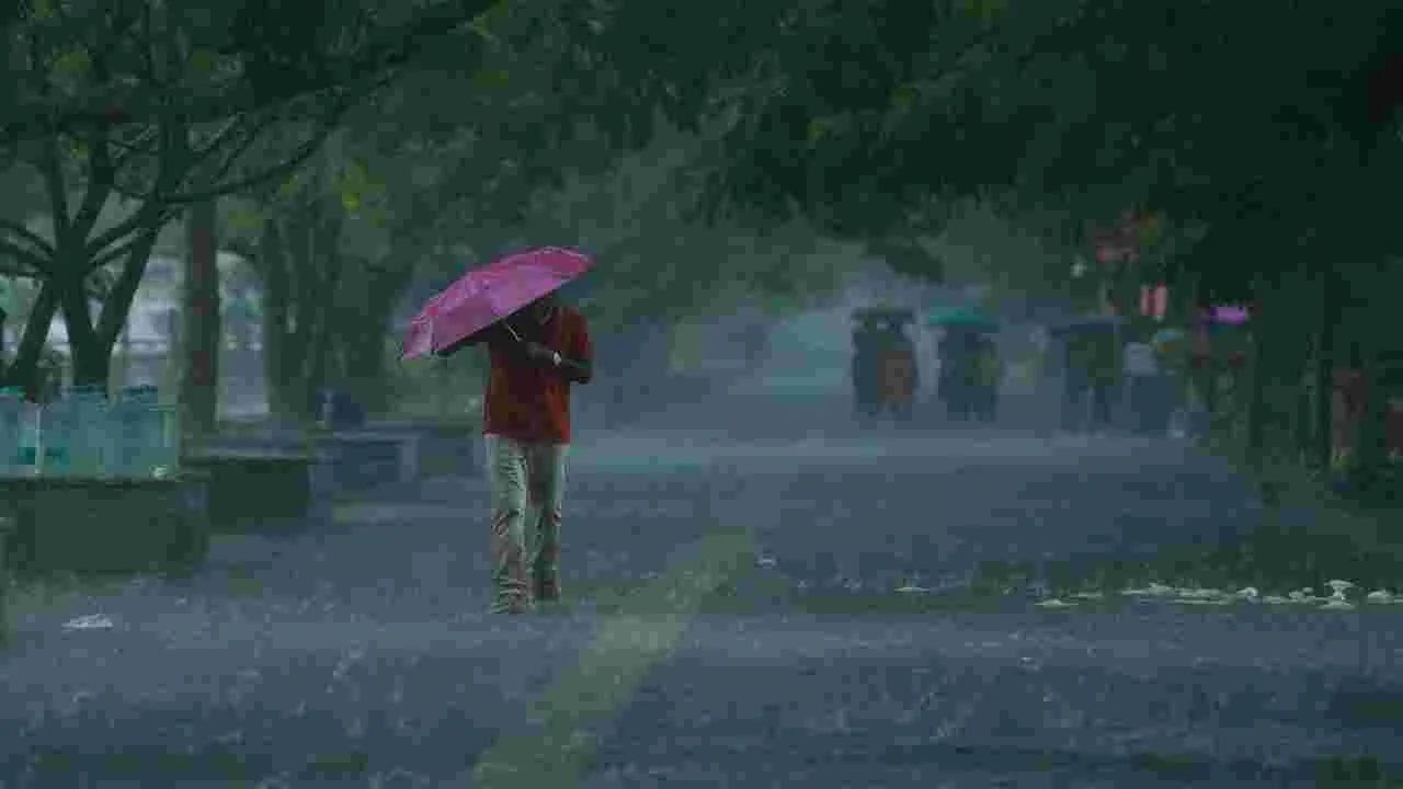 Heavy Rains: రెండు జిల్లాల్లో భారీ వర్షాలు కురిసే అవకాశం