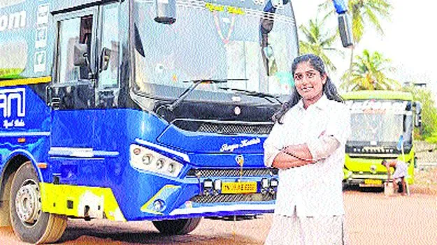 Female driver: టీచర్ కావాలనుకుని.. స్టీరింగ్ పట్టుకున్నా