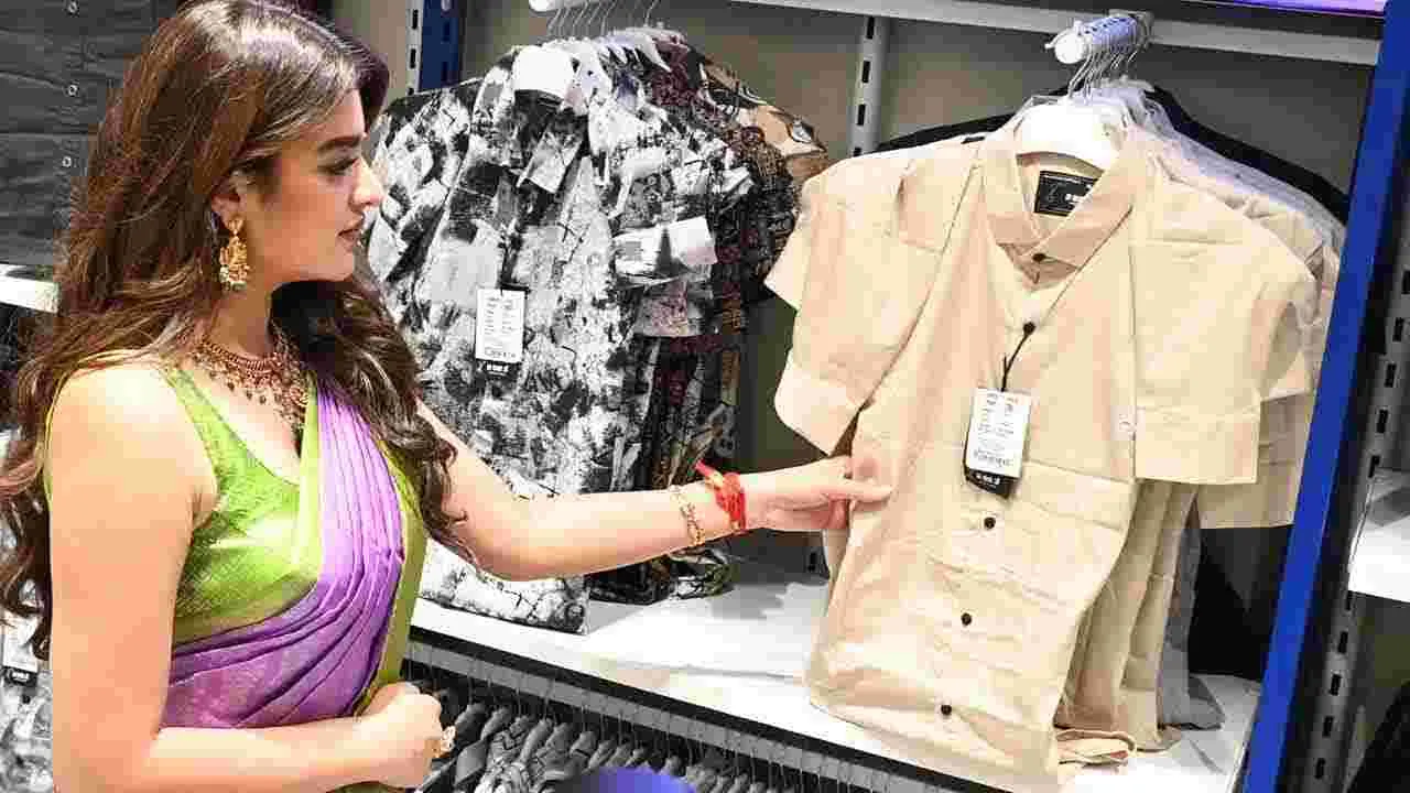 Nidhhi Agerwal: నిధి అగర్వాల్ ఎంట్రీతో అనంతపురం షైన్.. ఫ్యాన్స్ ఫుల్ జోష్