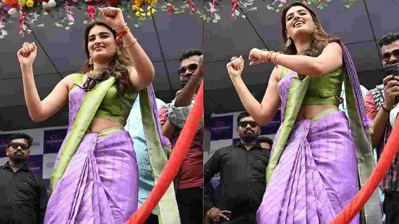 Nidhhi Agerwal:  నిధి అగర్వాల్ ఎంట్రీతో అనంతపురం షైన్.. ఫ్యాన్స్ ఫుల్ జోష్