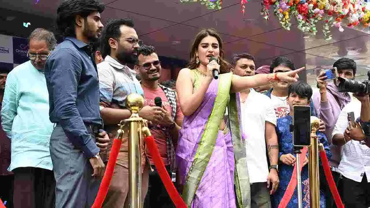 Nidhhi Agerwal: నిధి అగర్వాల్ ఎంట్రీతో అనంతపురం షైన్.. ఫ్యాన్స్ ఫుల్ జోష్