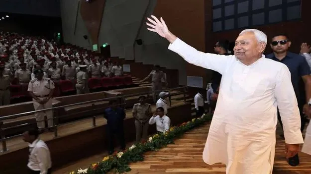 Nitish Kumar: ఎన్నికల వేళ సీఎం హామీ.. 2030 నాటికి యువతకు కోటి ఉద్యోగాలు