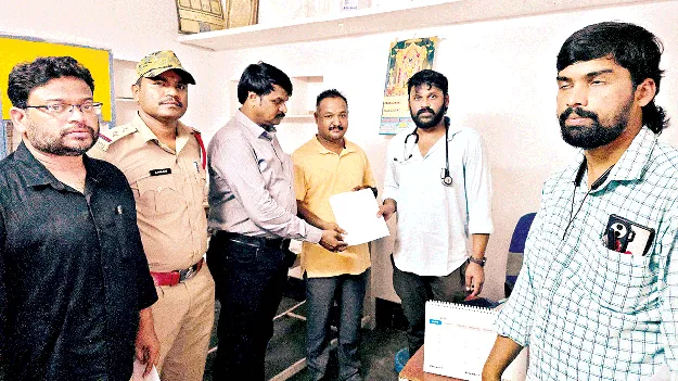   Clinics Seized  నాలుగు ప్రైవేట్‌ క్లీనిక్‌ల సీజ్‌